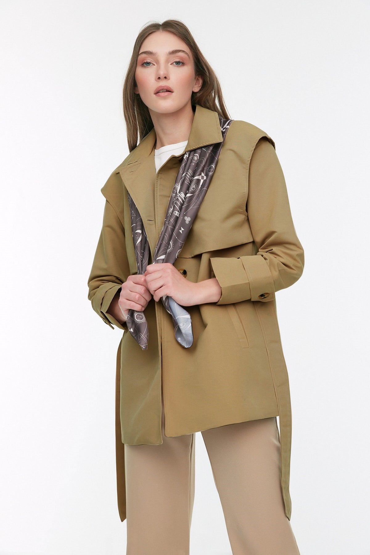 Beige Belt With Wide Shoulder And Windbreaker Detail Trench Coat Twoss22tr0042