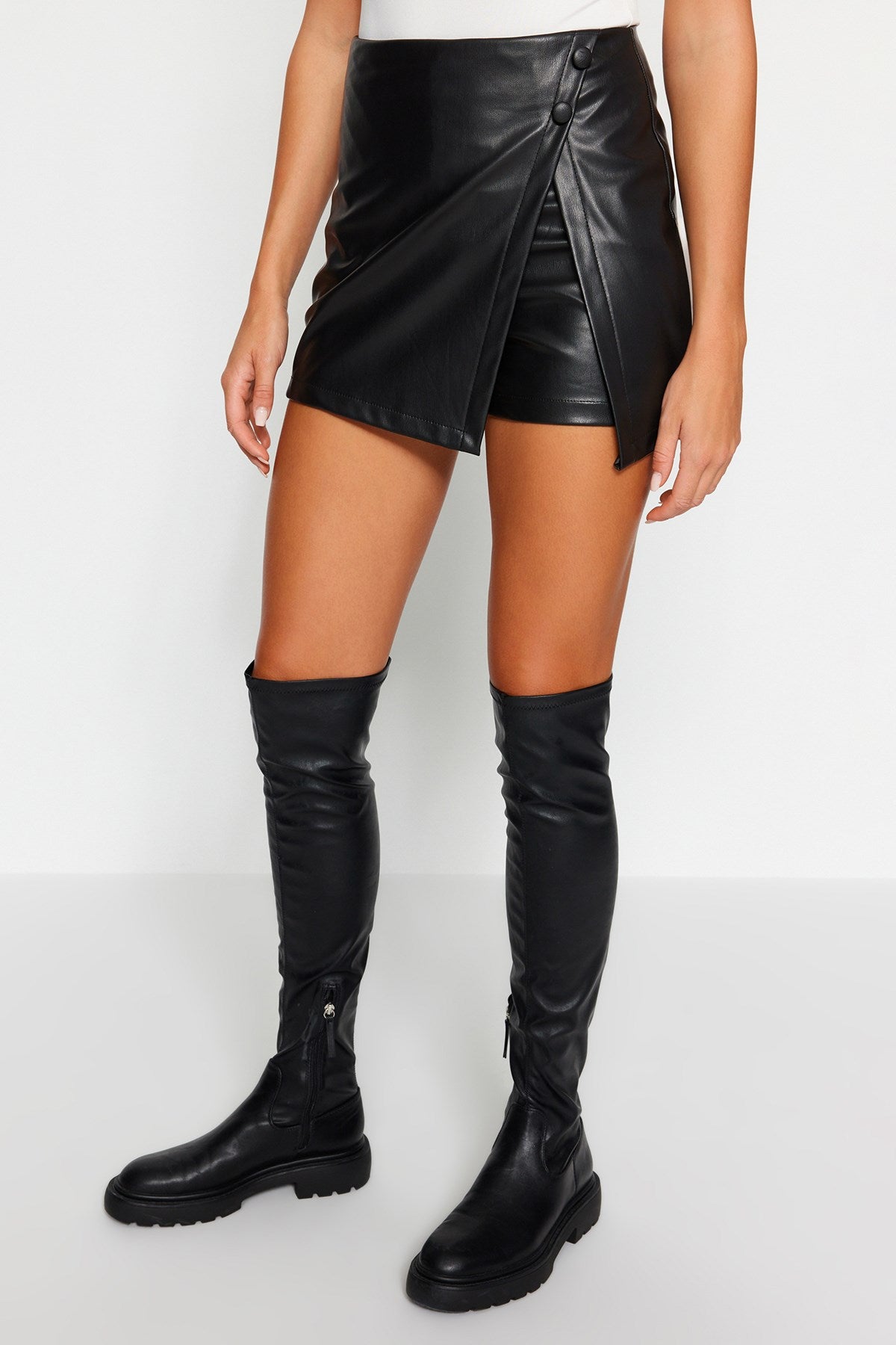 Black Double Breasted Faux Leather Woven Shorts Skirt Twoaw24sr00013