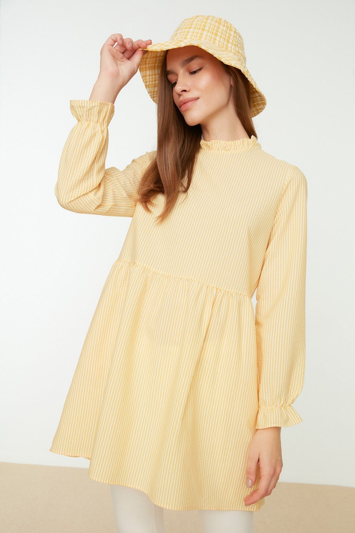 Yellow Stand-up Collar Ruffle Detailed Tunic Tctss22go0108