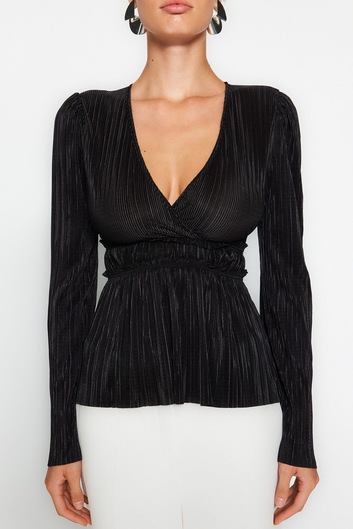 Black Pleated Detail Double-breasted Closure Ruffle V-neck Blouse Twoaw24bz00278