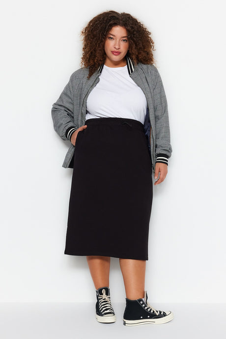 Black Stopper Detailed Thick Knitted Skirt Tbbaw24az00023