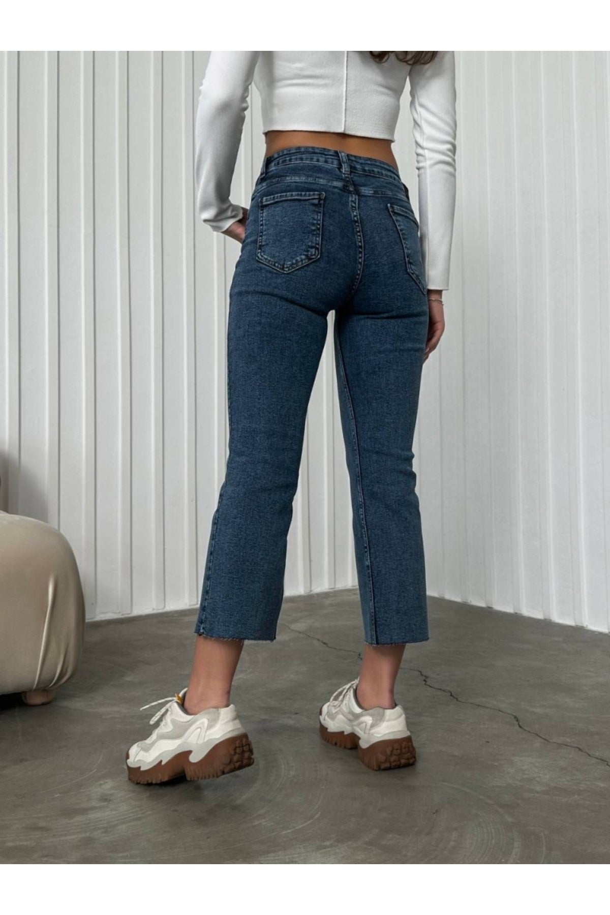 Blue Lycra Cut Leg Jean 042