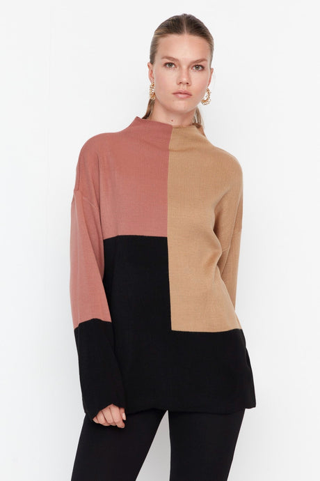 Light Brown Color Block Round Neck Knitwear Sweater Tctaw22ak0054