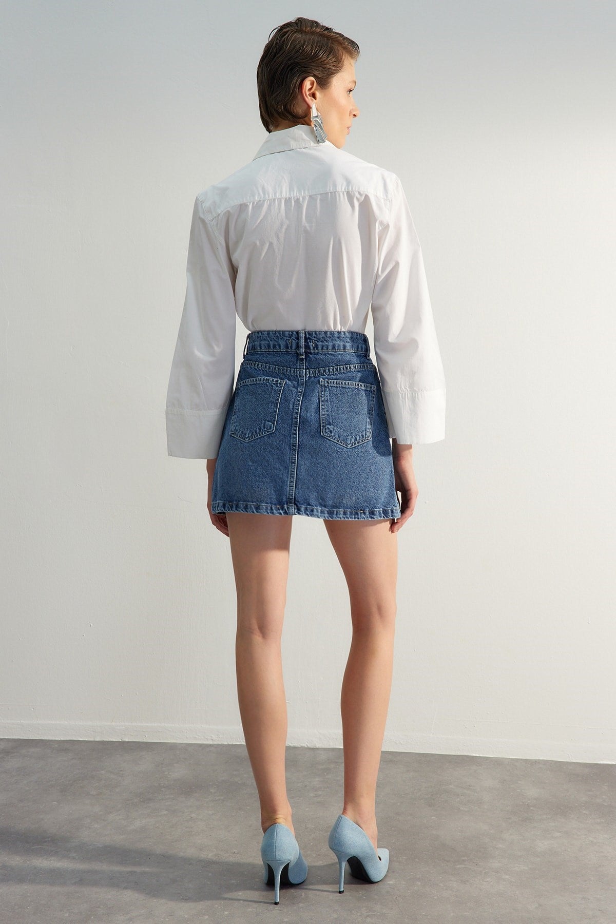 Limited Edition Blue Slit Mini Denim Skirt Twoss23et00347