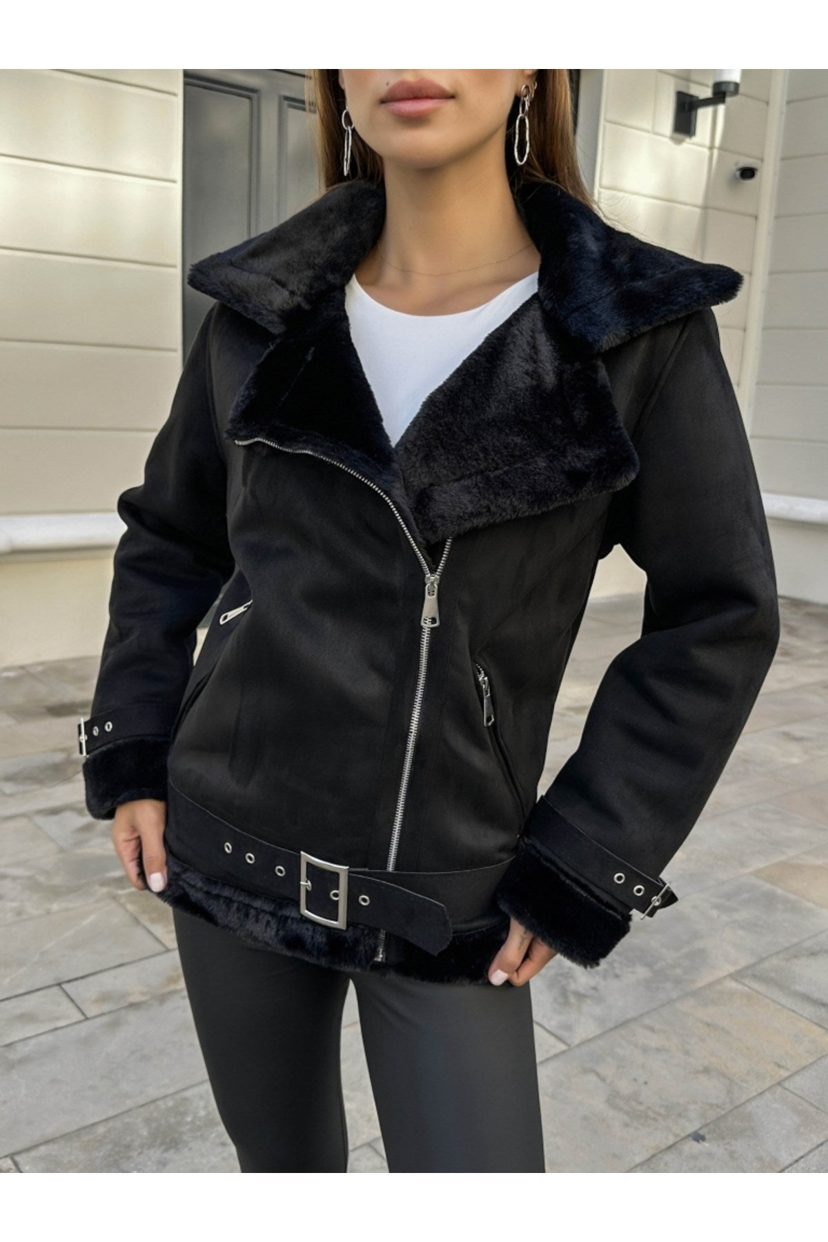 Black Belt Detailed Fur Coat Tyc00675238523