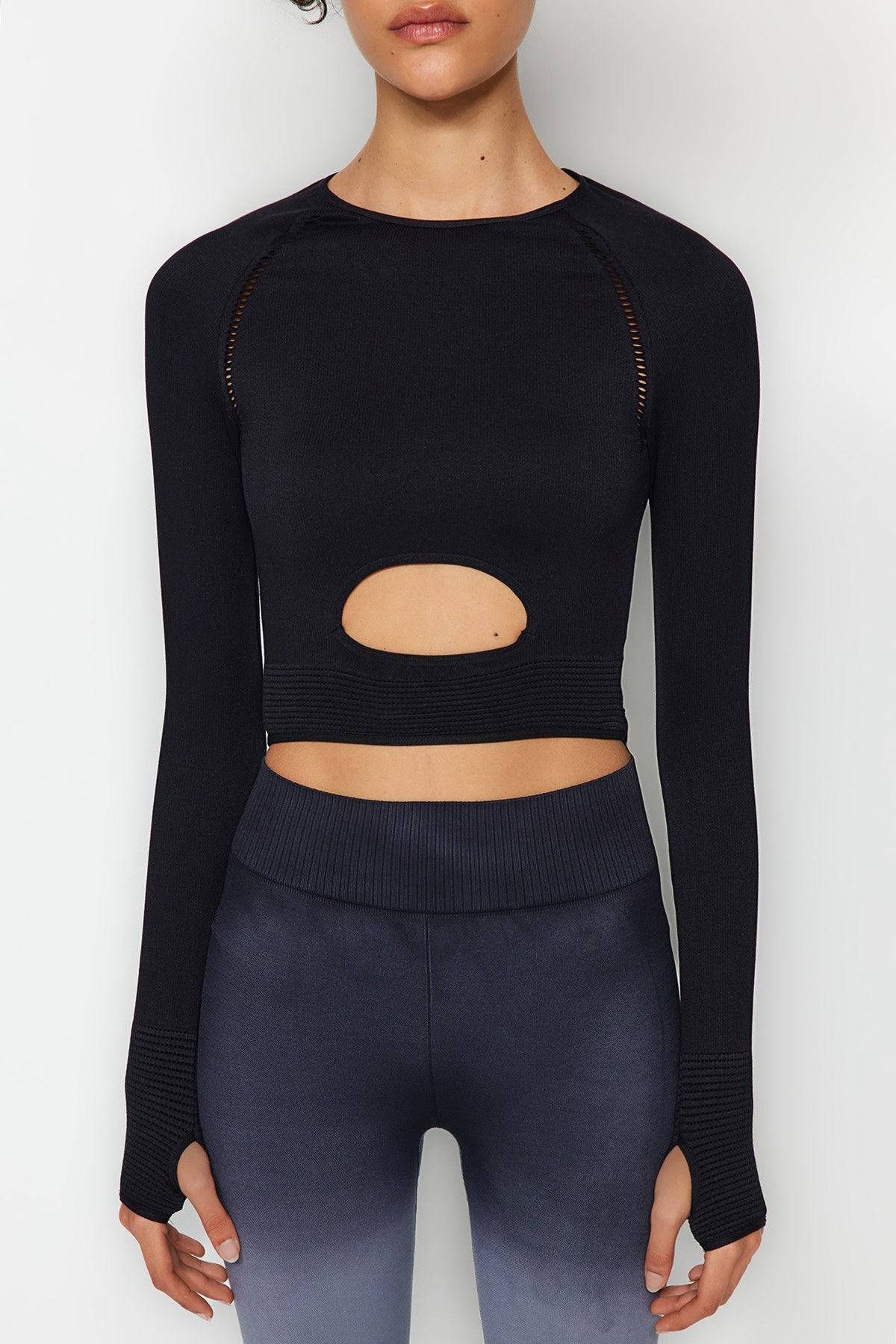 Black Seamless/seamless Crop Thumb Hole And Window/cut Out Detailed Sports Blouse Thmaw24bz00019