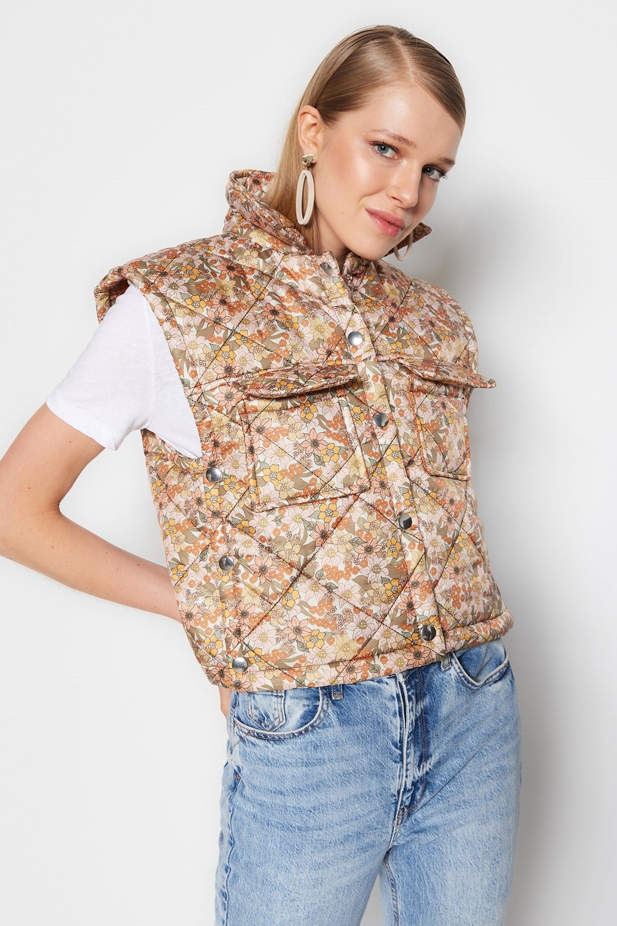 Multi Color Floral Pattern Quilted Vest Twoaw23ye00062