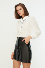 Woven Faux Leather Shorts With Black Pockets Twoaw21sr0014